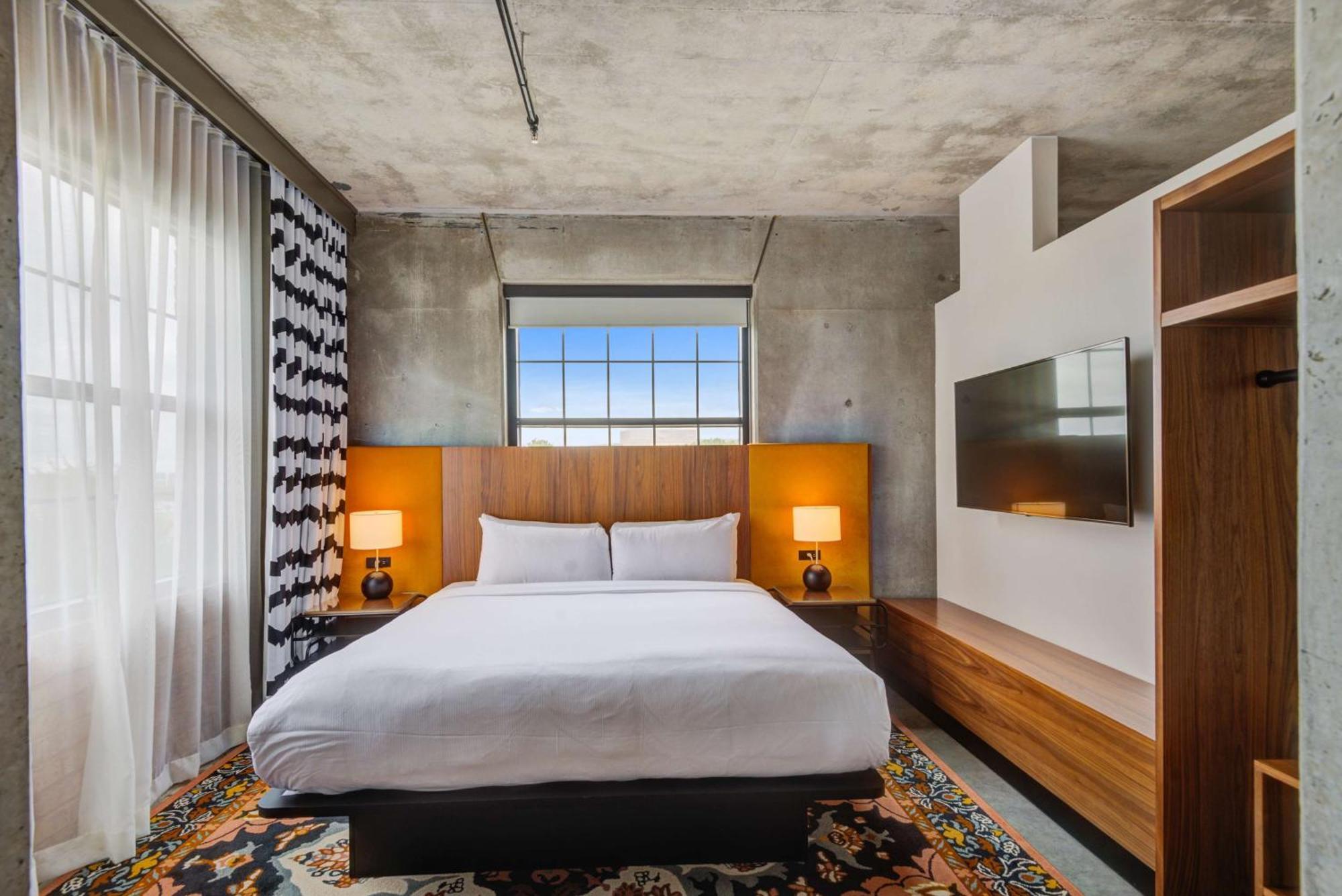 Hotel Nylo Dallas Hotel, Tapestry Collection By Hilton