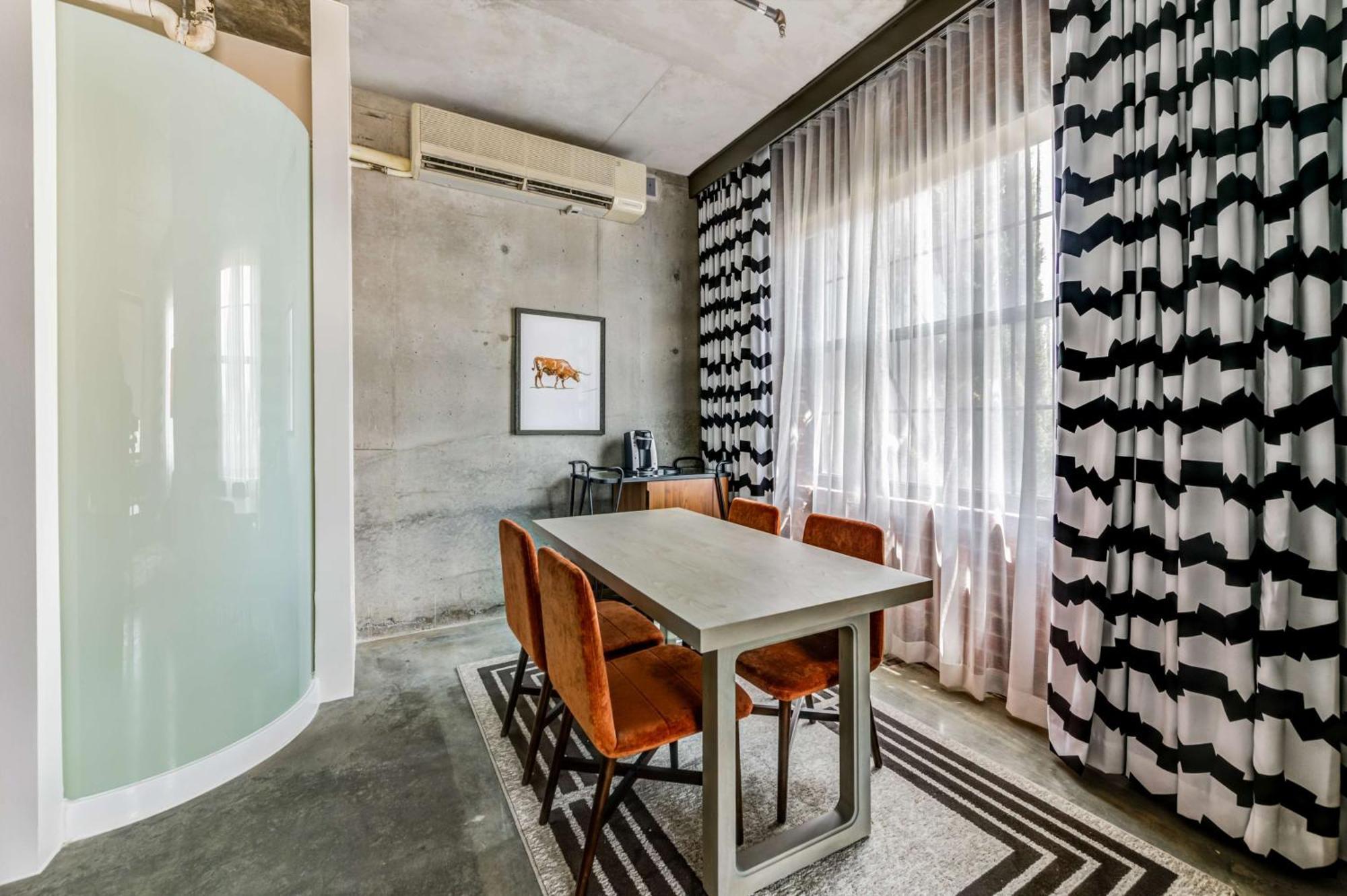 Nylo Dallas Hotel, Tapestry Collection By Hilton